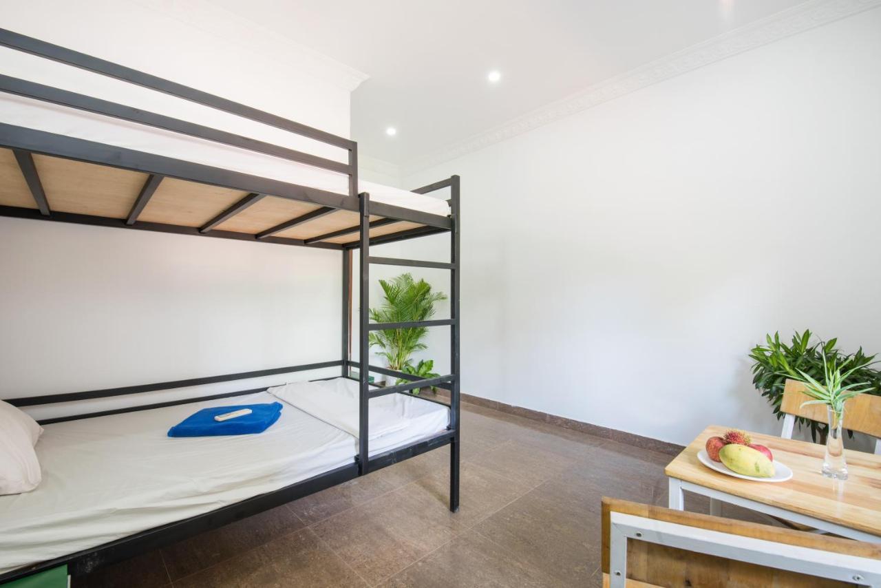 Barefoot Backpacker Resort Siem Reap Exteriör bild
