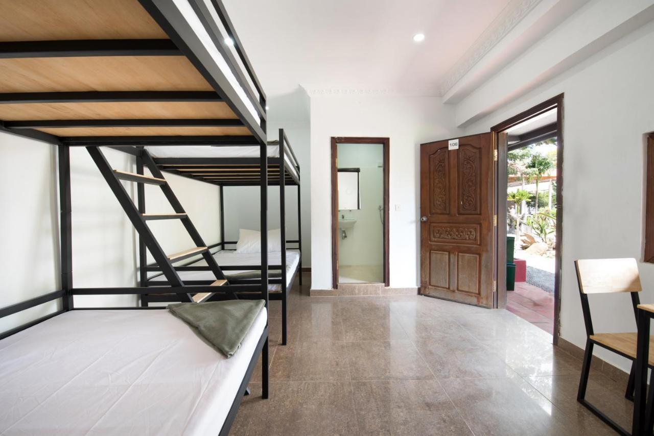 Barefoot Backpacker Resort Siem Reap Exteriör bild