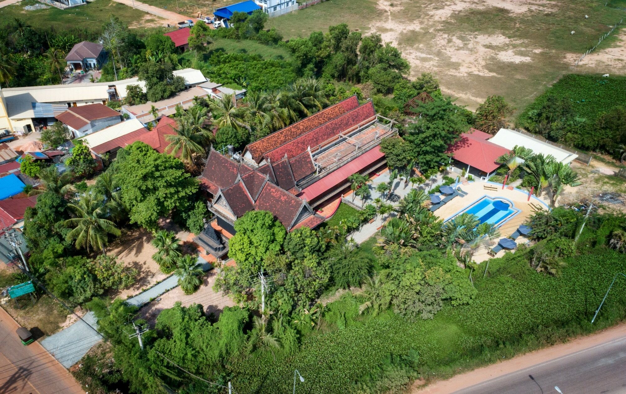 Barefoot Backpacker Resort Siem Reap Exteriör bild